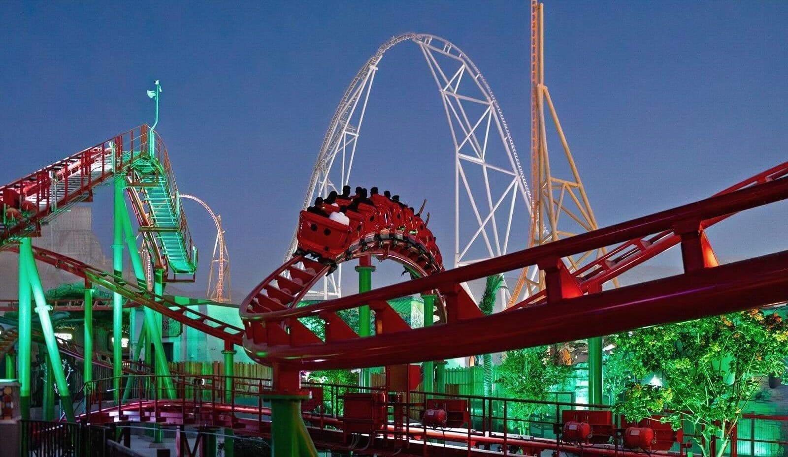 التذكرة الصيفية للقدية: دخول غير محدود إلى Six Flags وأكواريبيا